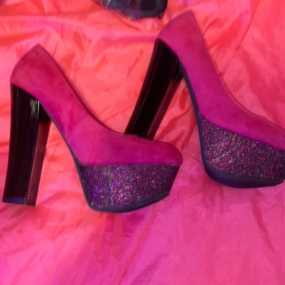 Sexy Pink Glitter Qupid Pumps heels size 7.5 like new